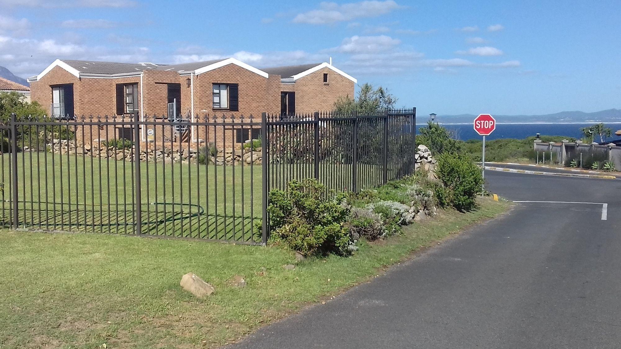The Whale'S Tale Guesthouse Hermanus Exterior foto