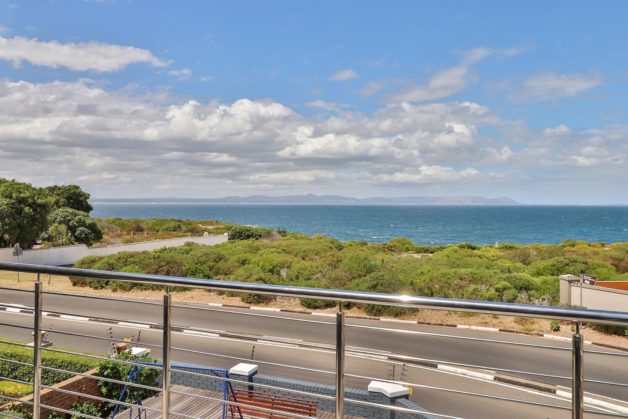 The Whale'S Tale Guesthouse Hermanus Exterior foto